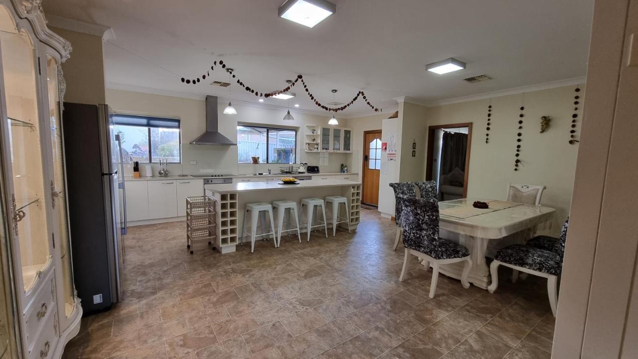 Spacious Holiday Home - Waikerie Exterior foto